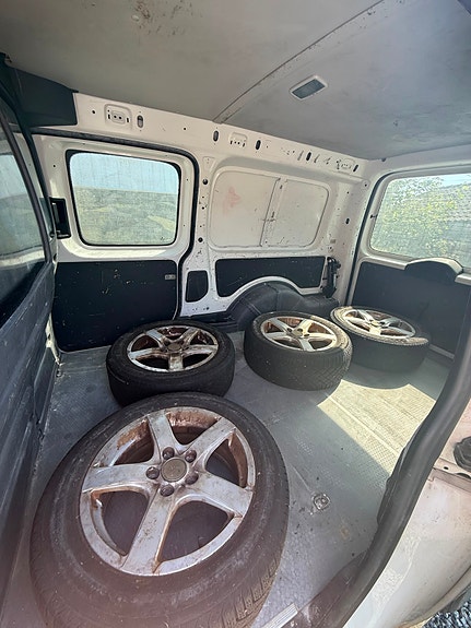 Volkswagen Caddy Maxi 7 of 14
