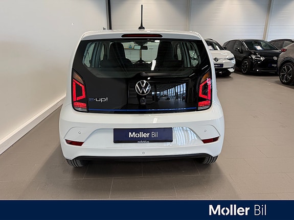 Volkswagen UP! 4 of 5