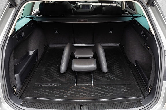 Volkswagen Passat 17 of 30