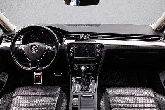 Volkswagen Passat 26 of 30