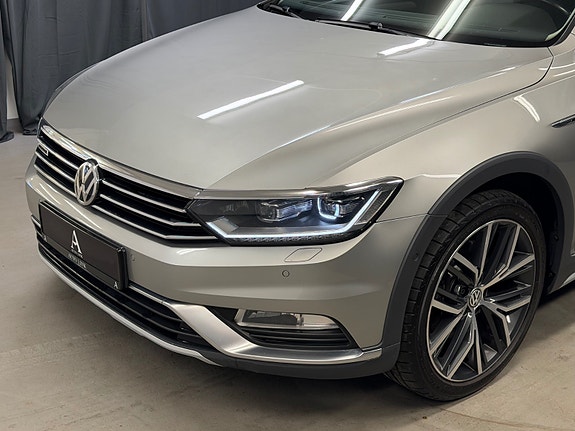 Volkswagen Passat 7 of 30