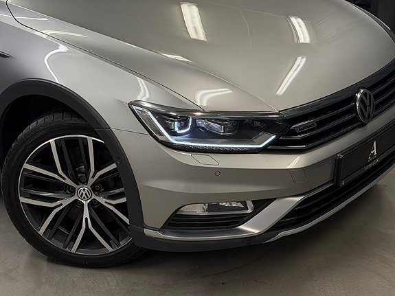 Volkswagen Passat 3 of 30