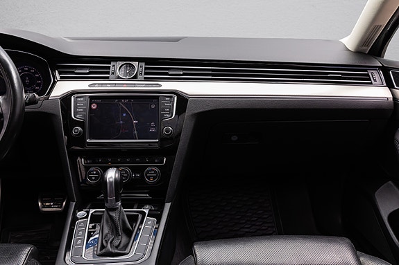 Volkswagen Passat 27 of 30