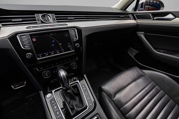 Volkswagen Passat 30 of 30
