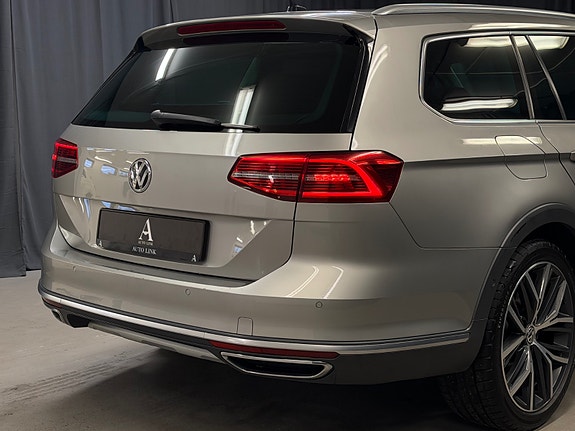 Volkswagen Passat 23 of 30