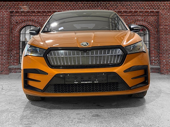 Skoda Enyaq Coupe RS 3 of 5