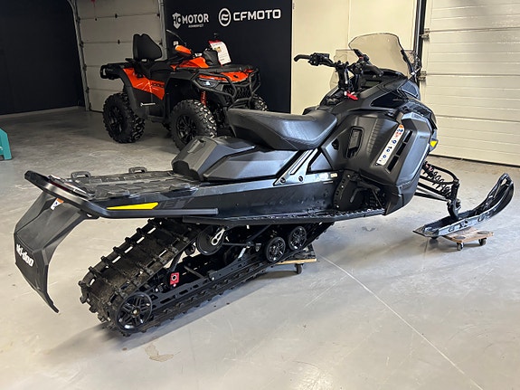 Ski-doo Renegade Adrenaline 900 ACE 3 of 5