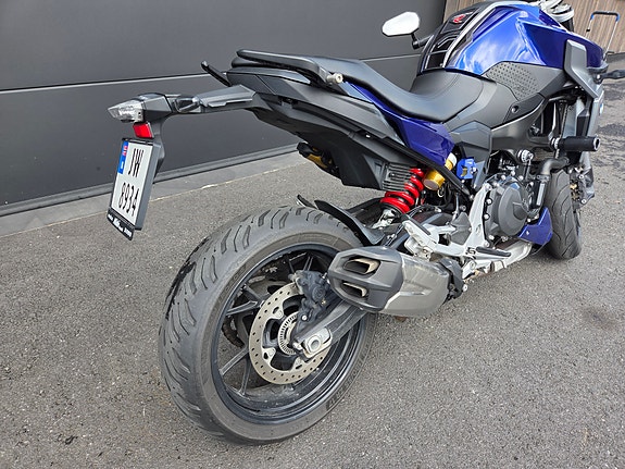 BMW F 900 R 2 of 5