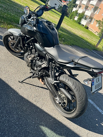 Yamaha MT-07 3 of 5