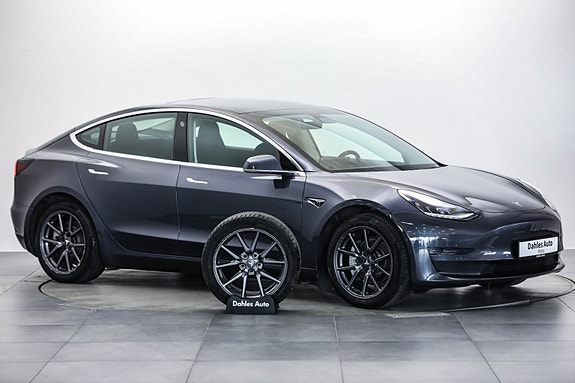 Tesla Model 3 2 of 5