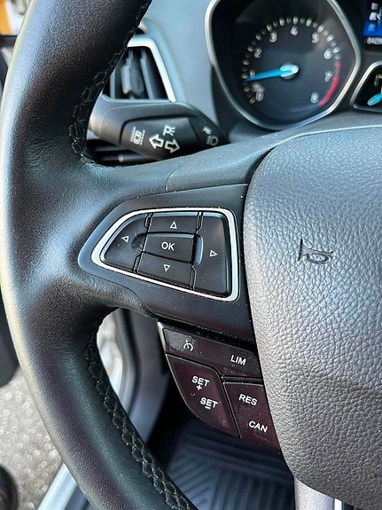 Ford C-Max 16 of 30