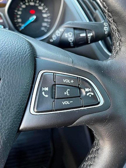 Ford C-Max 17 of 30