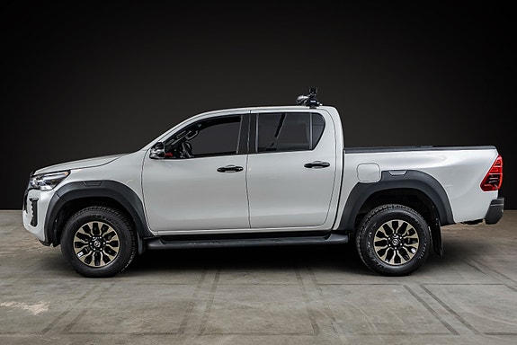 Toyota HiLux 5 of 5