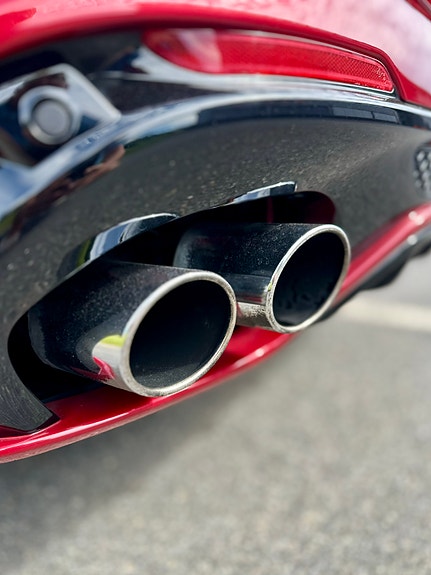 Alfa Romeo Stelvio Quadrifoglio 8 of 30