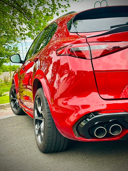 Alfa Romeo Stelvio Quadrifoglio 7 of 30