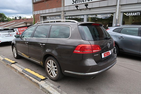 Volkswagen Passat 10 of 30