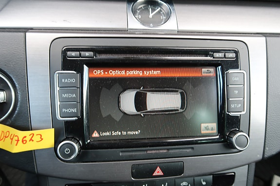 Volkswagen Passat 27 of 30
