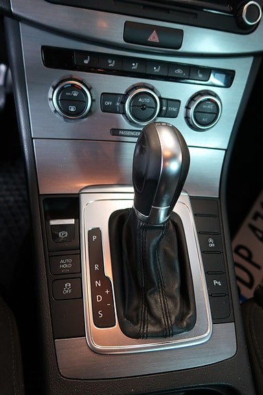 Volkswagen Passat 24 of 30