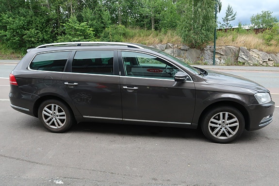 Volkswagen Passat 9 of 30