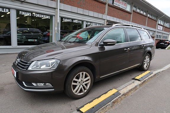 Volkswagen Passat 2 of 5