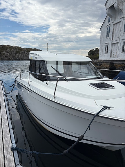 Jeanneau Merry Fisher 695 cruiser 3 of 5