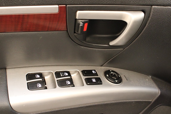 Hyundai Santa Fe 14 of 30