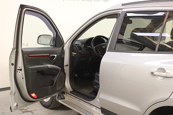 Hyundai Santa Fe 12 of 30