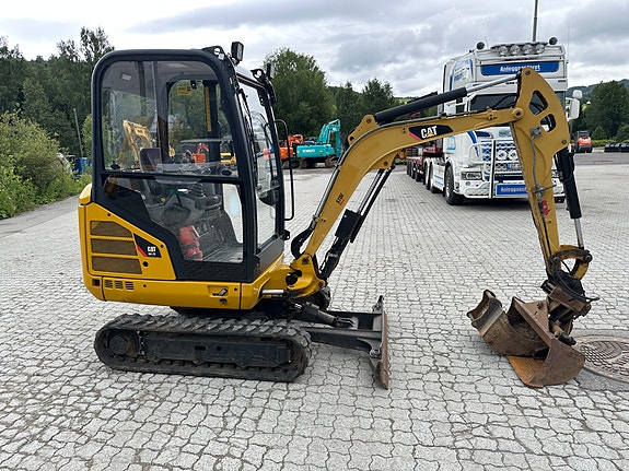 Cat 301,7. Vi tar alt tenkelig i innbytte 4 of 5