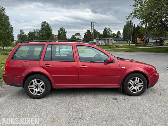 Volkswagen golf 3 of 5