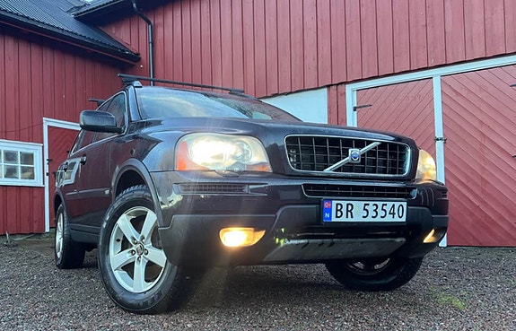 Volvo XC90 3 of 5