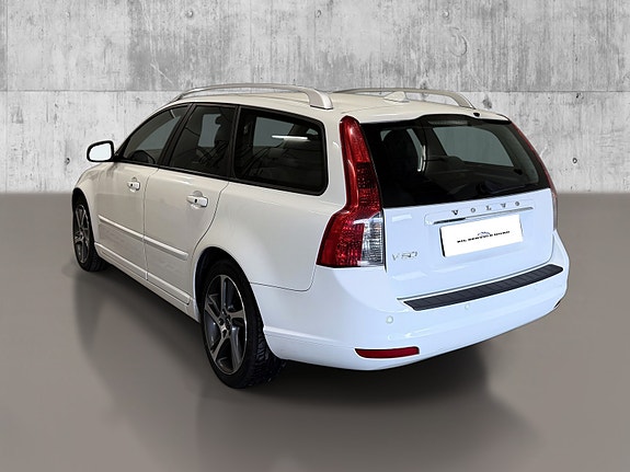 Volvo V50 3 of 20