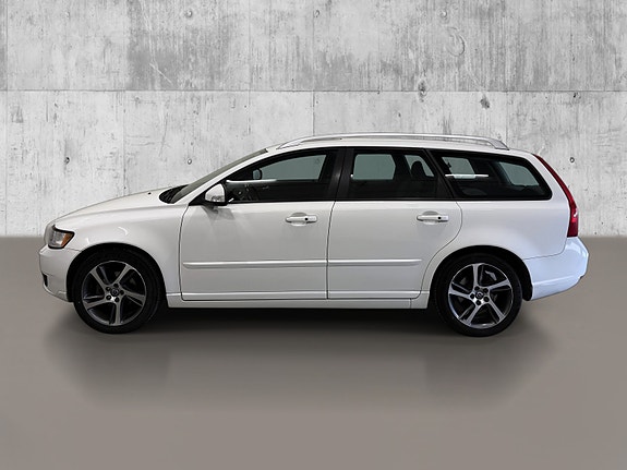 Volvo V50 2 of 20