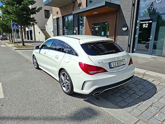 Mercedes-Benz CLA180 3 of 5