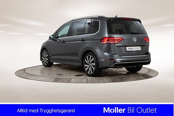 Volkswagen Touran 3 of 5