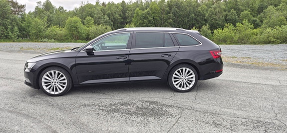 Skoda Superb 2 of 5