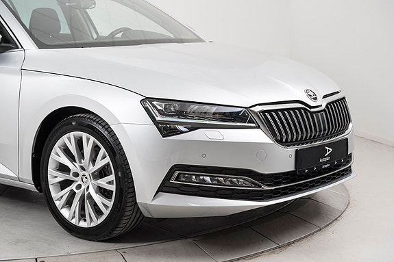 Skoda Superb 3 of 5