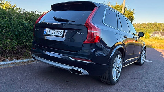 Volvo XC90 16 of 19