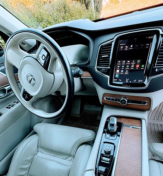 Volvo XC90 6 of 19