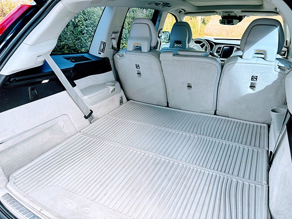Volvo XC90 12 of 19