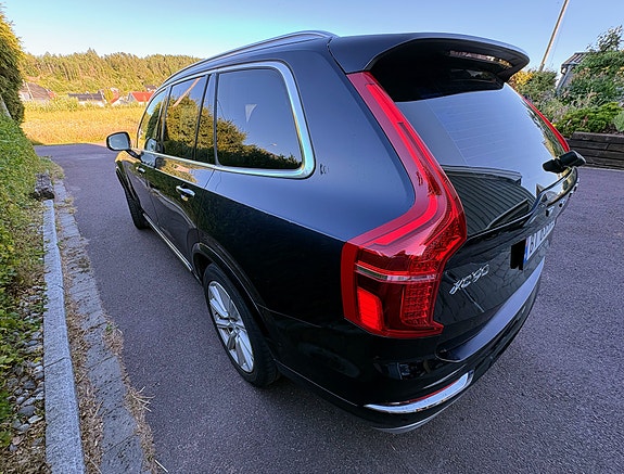 Volvo XC90 4 of 19
