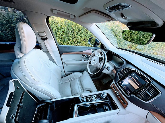 Volvo XC90 7 of 19