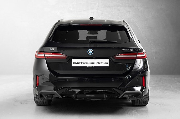BMW i5 7 of 30