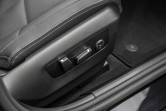 BMW i5 12 of 30