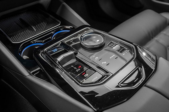 BMW i5 17 of 30