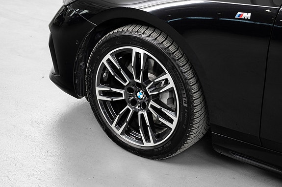 BMW i5 10 of 30