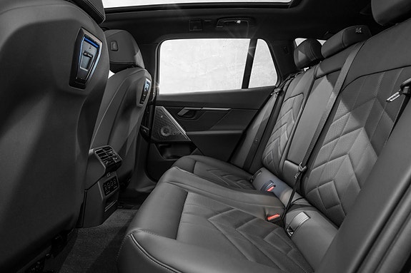 BMW i5 19 of 30