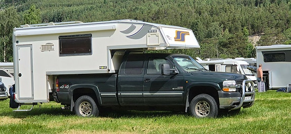 Chevrolet Silverado 2500 2 of 5