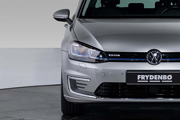 Volkswagen e-Golf VII 3 of 5
