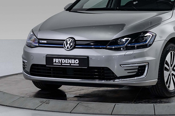 Volkswagen e-Golf VII 2 of 5