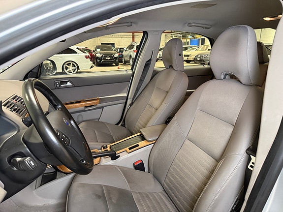 Volvo S40 15 of 26